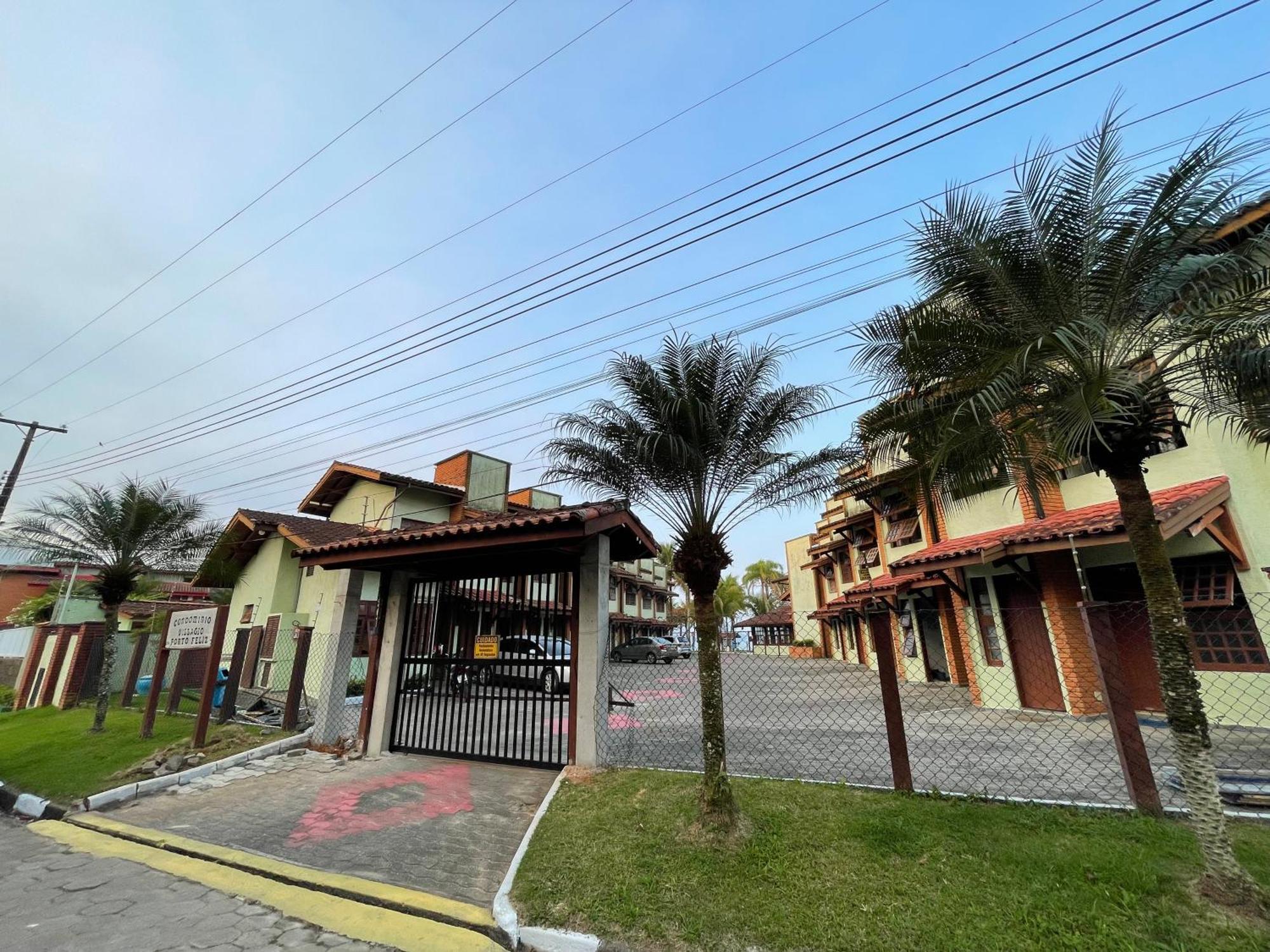 Pe Na Areia Na Praia Das Toninhas - Villagio 24 Porto Feliz Ubatuba Exteriör bild