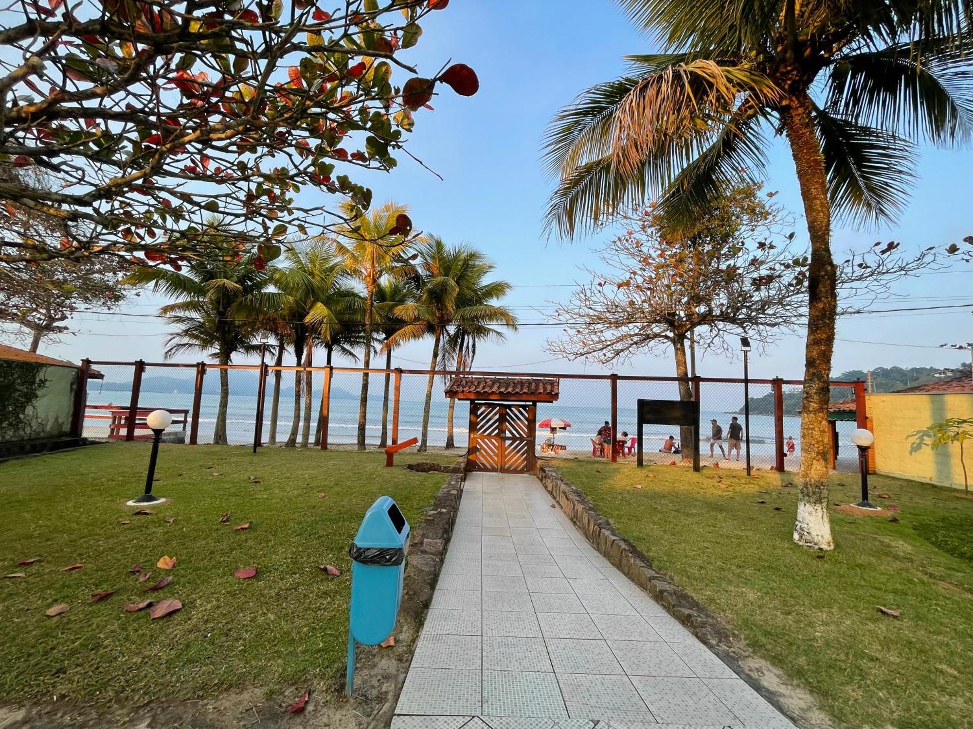 Pe Na Areia Na Praia Das Toninhas - Villagio 24 Porto Feliz Ubatuba Exteriör bild